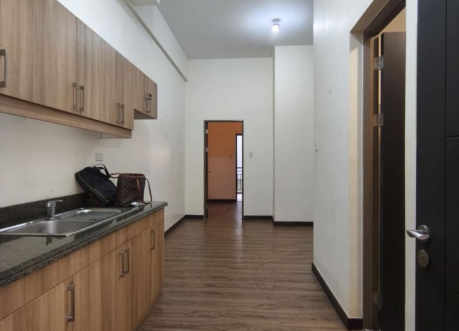 DMCI Bristle Ridge 1BR Condo Unit for Sale with Parking (44sqm ...