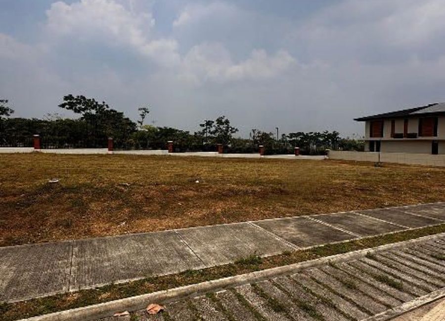 Nuvali Boulevard, Canlubang, Calamba, Laguna