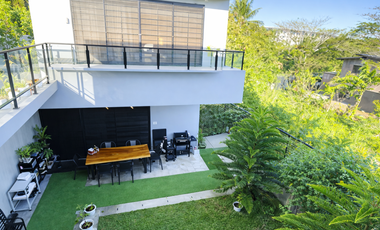 For Sale House and Lot in Tagaytay City with 221 sqm lot area