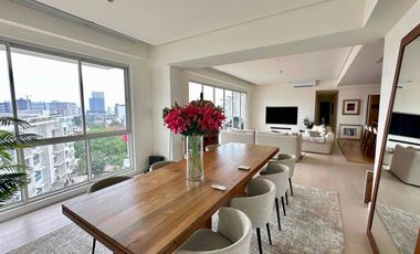 For Sale: Spacious 4 Bedroom Condo, 230 sqm at 65M net