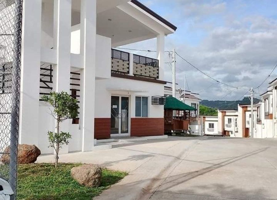 Sierra Manor Residences, San Isidro, Angono, Rizal image 3