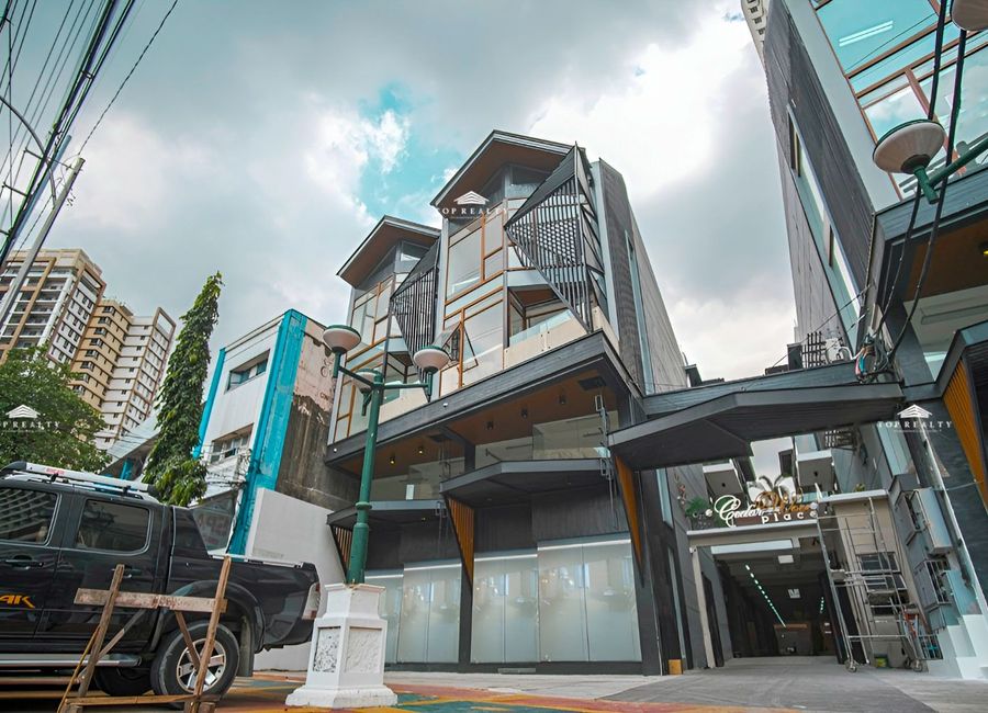 Quezon City Commercial Building for Lease | Lamudi.com.ph