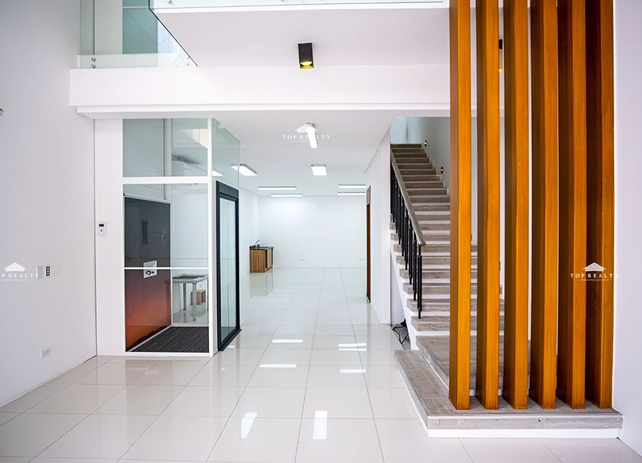 Quezon City Commercial Building for Lease | Lamudi.com.ph