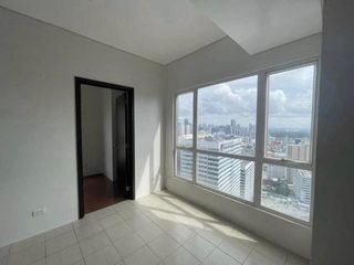 Rush Sale 2 bedroom Mandaluyong Condo in Pioneer Woodlands