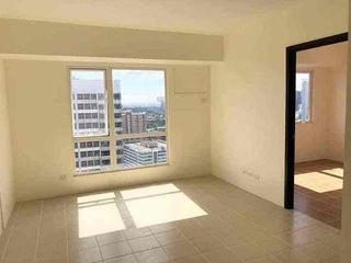 Rush RFO 2 Bedroom Condominium 5% DP Lipat Na in Mandaluyong for Sale
