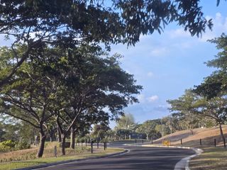 LOT FOR SALE: 833sqm Residential Lot in Dasmariñas Cavite - The Courtyards at Vermosa
