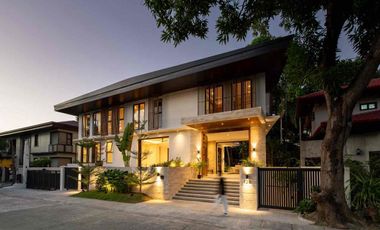 AYALA ALABANG HOUSE AND LOT NEW MODERN WITH SWIMMING POOL