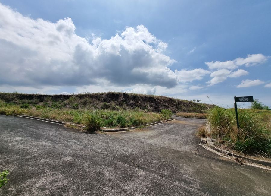 Eagle Dove, Monteverde Royale 1, San Juan, Taytay, Rizal