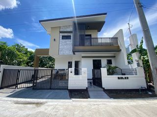 House & Lot For Sale Newly Built In Parkplace Village Imus Cavite Near Vermosa Landers