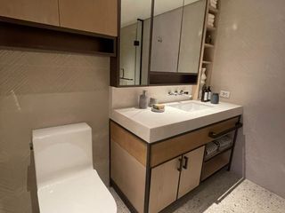 For Sale 2 Bedroom unit with Parking Laya by Shangrila Properties Pet Friendly