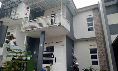 Jual Rumah 2 Lt ,Dekat Kampus