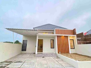 Rumah mewah harga murah di perumahan dekat semanggi pasar Kliwon