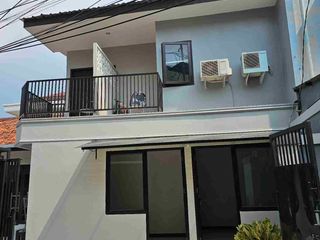 KOS PUTRI MANDALA SELATAN Lokasi Jalan Besar di Tomang