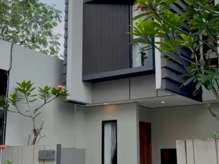 Rumah 2 Lantai 700 Meter dari Kampus Unpam Pamulang