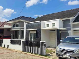 Rumah di  samping sakura regency 1
