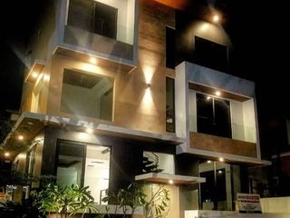 5-Bedroom House for Rent in Fort BGC, Taguig City