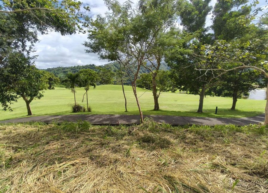 Paseo de Enrile, Splendido Taal Residential Golf & Country Club, Laurel, Batangas