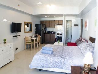 Makati City, Studio Condo Unit in Greenbelt Chancellor along Legazpi Village