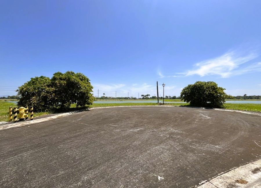 South Lake Village, Malitlit, Santa Rosa, Laguna image 2