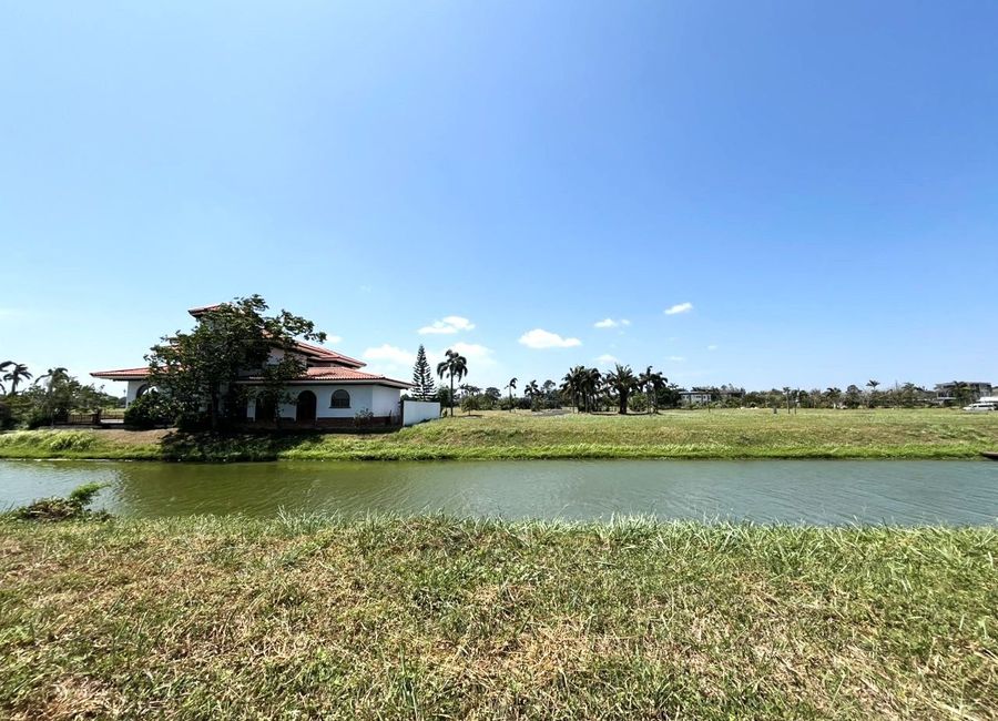 South Lake Village, Malitlit, Santa Rosa, Laguna image 3