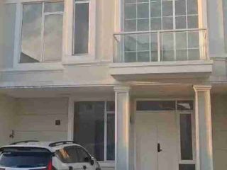 Disewakan Rumah Canyik bagus siap huni di lavon swan city