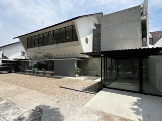 RUKO/RUANG USAHA LUAS di Jl PAKUBUWONO, KEBAYORAN BARU, JAKSEL