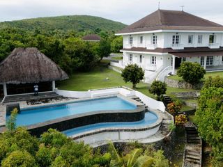 LUXURY EUROPEAN HOUSE SEAFRONT PROPERTY FOR SALE WITH SWIMMING POOL IN PANGLAO ISLAND OF BOHOL