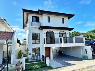 Elegant 5-Bedroom House and Lot for Sale in Verdana Homes Daang Hari Bacoor, Cavite