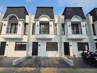 Rumah Ready unit akses jalan lebar lokasi 15 menit ke LRT Cibubur