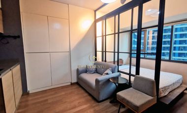 FOR SALE: RENOVATED STUDIO UNIT AT THE RISE MAKATI