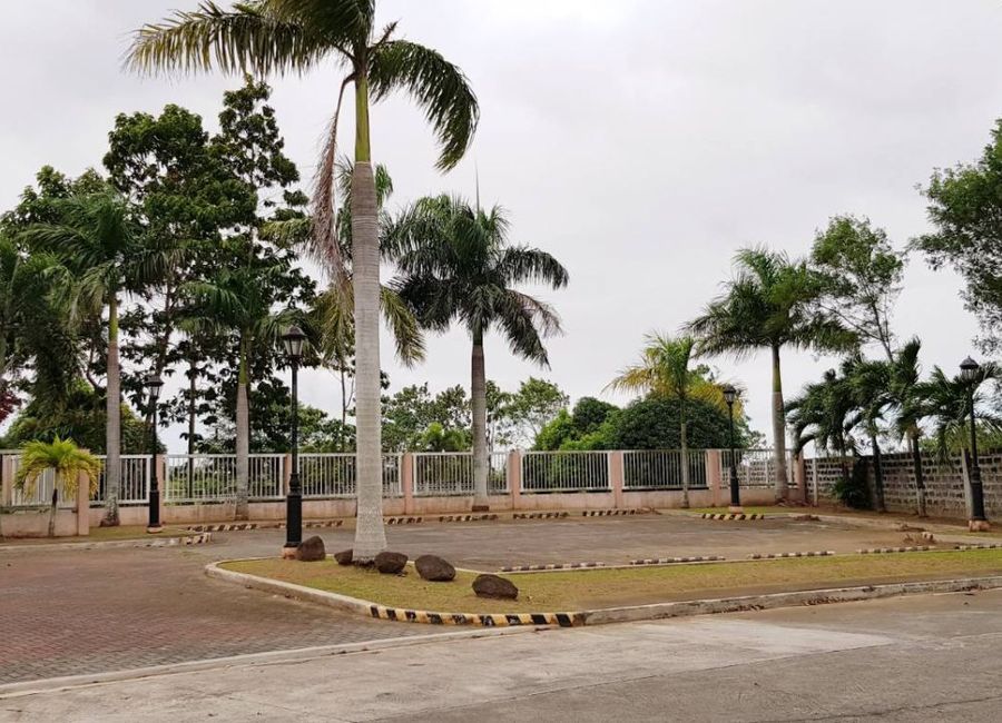 Rizal Boulevard, Malusak, Santa Rosa, Laguna image 3
