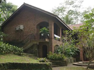Villa Eksklusif Tropical House di Anyer - 6.800m² Dekat Pantai & Air Terjun!