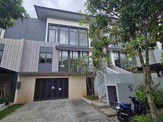 Living in Luxury: Hunian Mewah Lakewood dengan Desain Modern Klasik"
