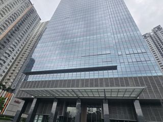 FOR SALE: 1,648sqm Whole Floor 10 Office Spaces in Quezon City - One Vertis Plaza