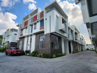 2 Storey Townhouse for sale in EDSA Muñoz Congressional Avenue Quezon City