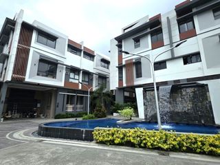 3 Storey Townhouse for sale in EDSA Muñoz Congressional Avenue Quezon City