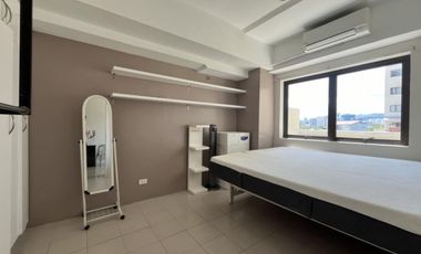 ₱6.3M Semi-Furnished 1BR at The Persimmon North Town with Inverter ACs & Balcony in Mabolo, Cebu