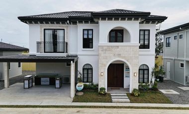 HOUSE AND LOT FOR SALE 6 BEDROOMS NEAR TO THE BEACH IN DAUIS PANGLAO ISLAND OF BOHOL