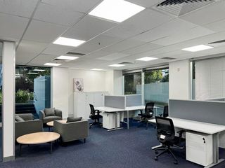 Pesan ruang kantor terbuka untuk segala ukuran bisnis di Regus Renon Landmark