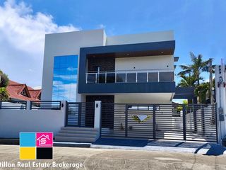 Modern House and Lot for Sale in Royale Estate Consolacion Cebu
