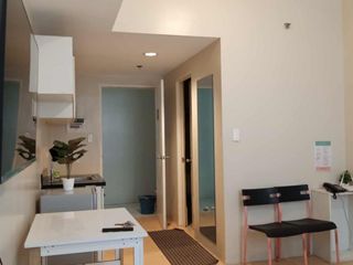 Furnished Studio condo for sale in Sunvida Towers Cebu City across SM City Cebu