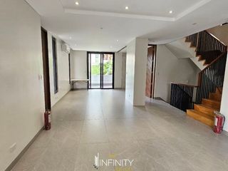 5 Bedroom For Lease in McKinley Hill Village, Taguig City