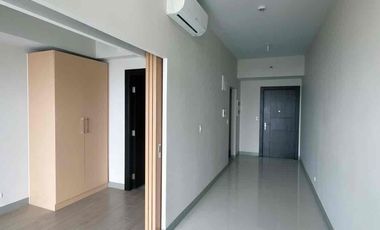 Uptown Parksuites 2 1 Bedroom Unit Condominium For Sale in BGC Fort Bonifacio Taguig City by Megaworld +