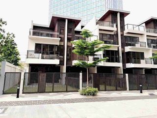 Nuliv Townvillas at Acqua Brand New 4Storeys with balcony for sale in Mandaluyong