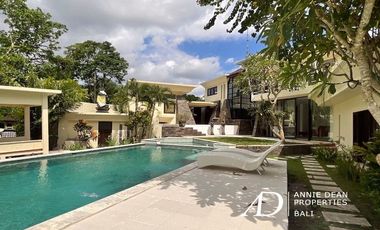 REEHOLD | PRIVATE TROPICAL ESTATE WITH RICE FIELD VIEWS - PERERENAN
