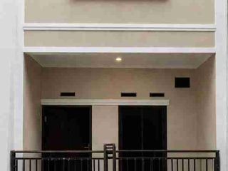 Rumah Jakarta. Dekat RSUD Kramatjati, Jl. Raya Condet