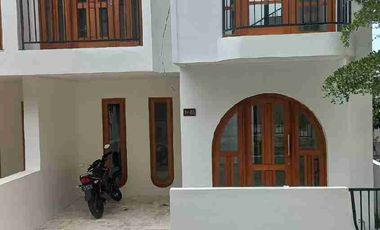 villa kota batu dijual murah
