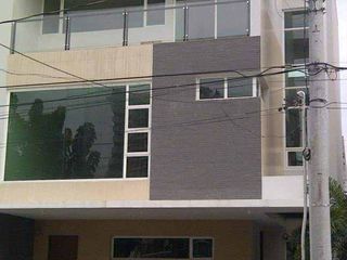Mahogany Place, Taguig Townhouse For Rent