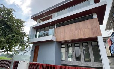 5 BEDROOM HOUSE AND LOT FOR SALE ALABANG WEST VILLAGE DAANG HARI ROAD LAS PINAS NEAR AYALA ALABANG VILLAGE