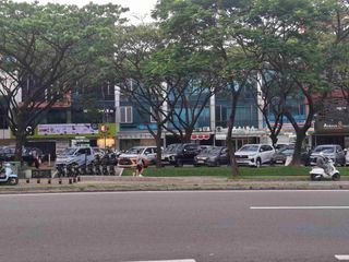 Dijual Ruko 3 lantai di Emerald Avenue1 Bintaro 9